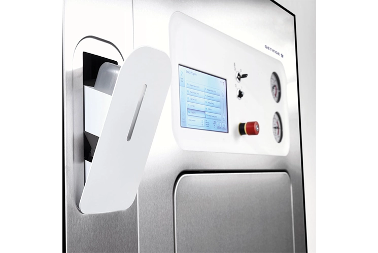 Sterilizer system with standard accessories and spare parts